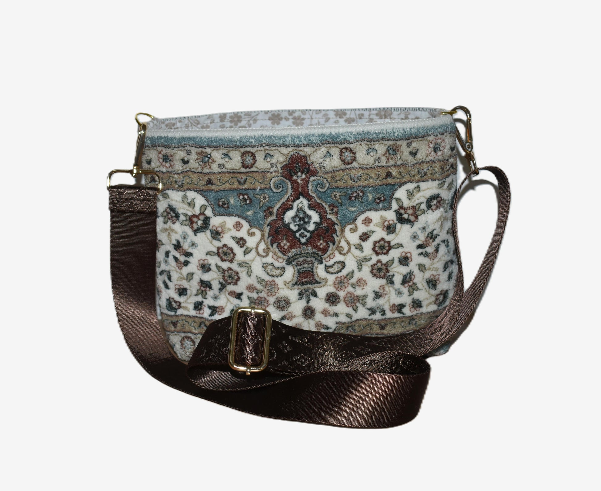 Olivia Shoulder Bag – handmade carpet tote with playful luxury design.
