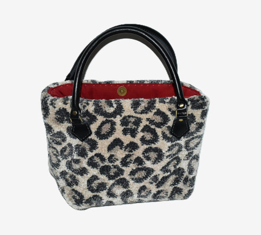 The Sandra Tote  – Leopard in the city